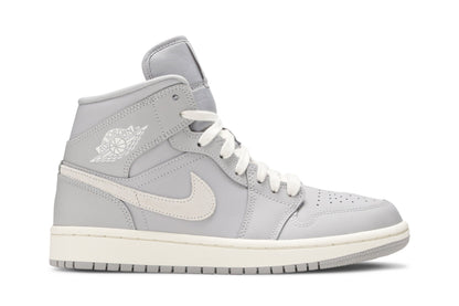 Wmns Air Jordan 1 Mid &