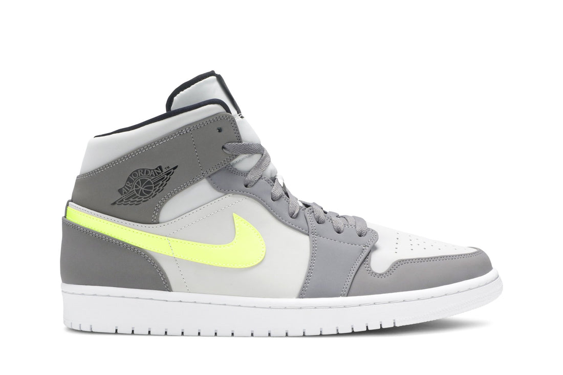 Air Jordan 1 Mid &