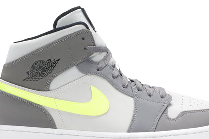 Air Jordan 1 Mid &