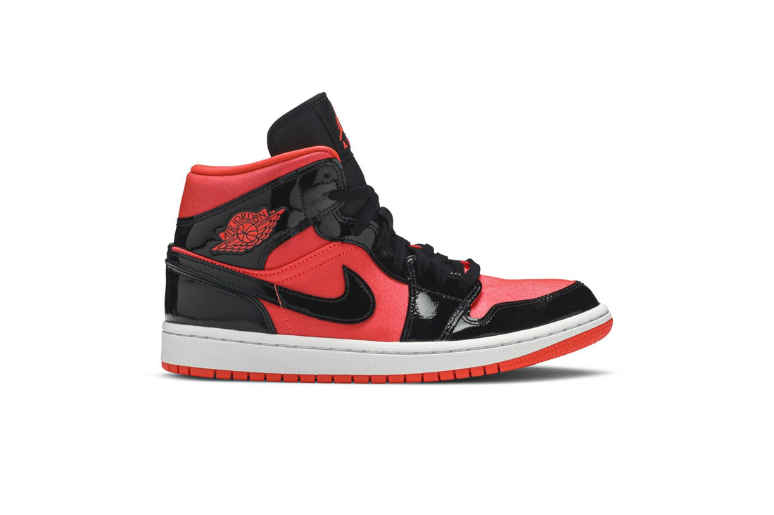 Wmns Air Jordan 1 Mid &