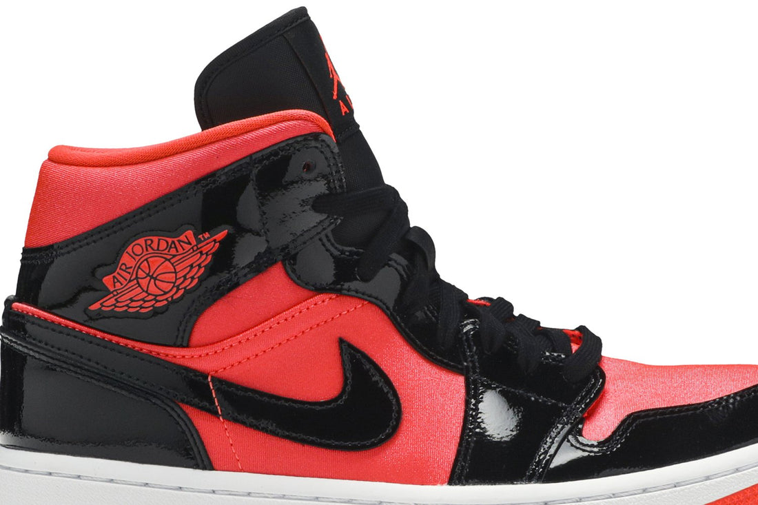 Wmns Air Jordan 1 Mid &