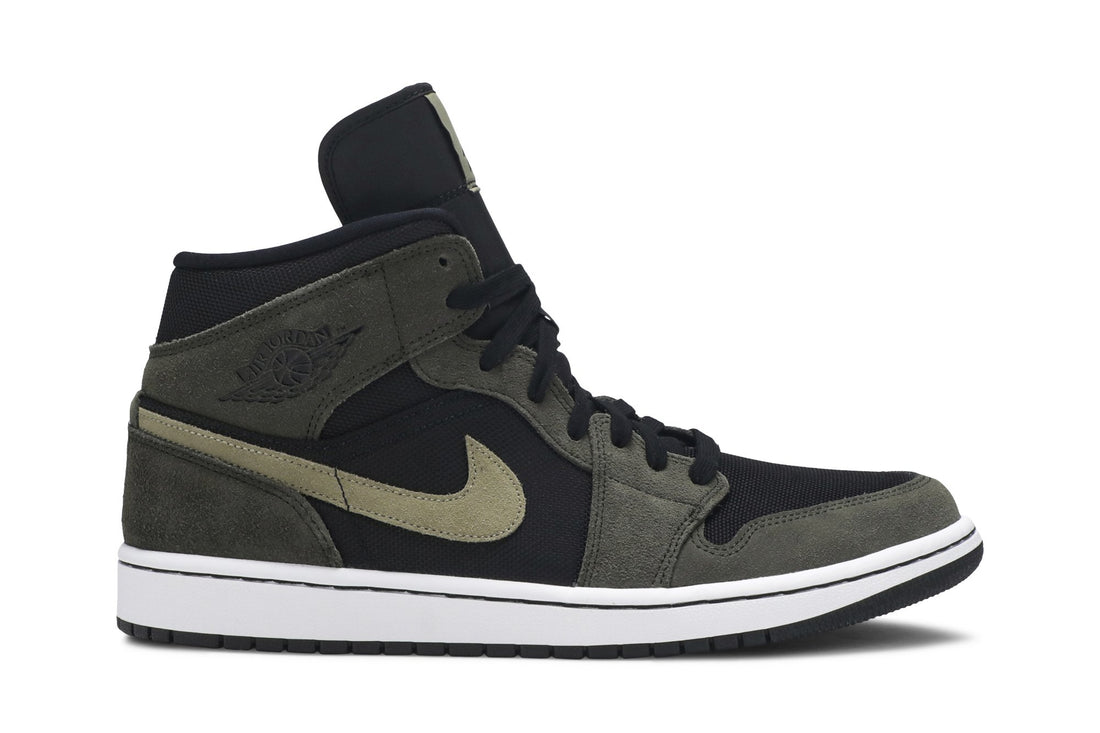 Wmns Air Jordan 1 Mid &