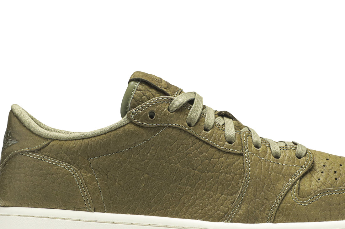 Air Jordan 1 Retro Low Swooshless &