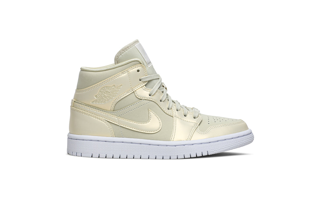 Wmns Air Jordan 1 Mid &