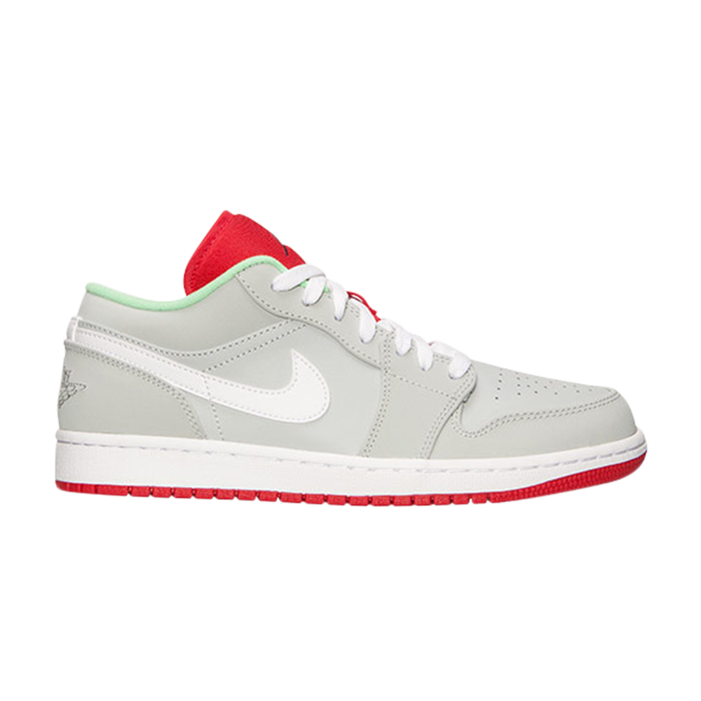 Air Jordan 1 Retro Low &