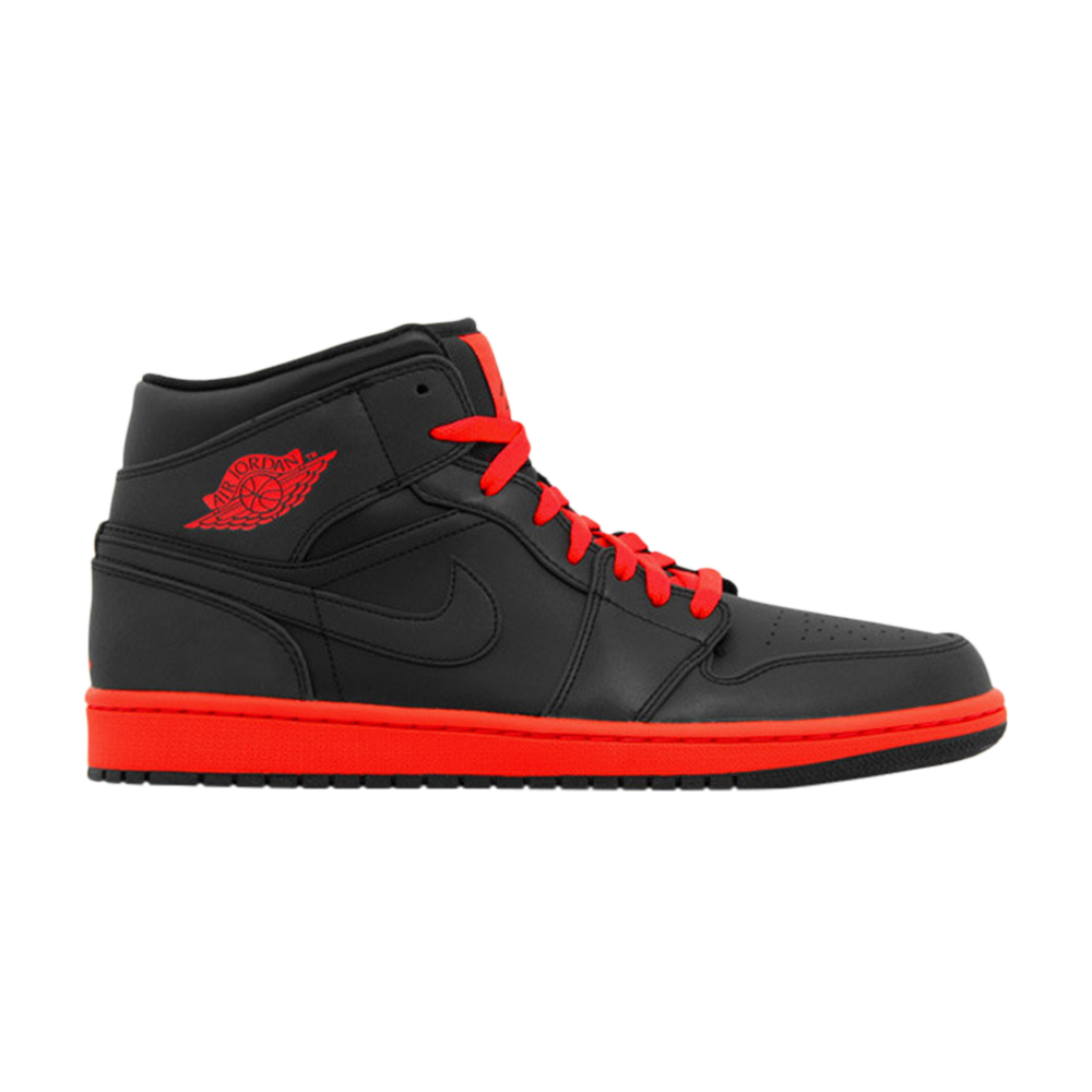 Air Jordan 1 Retro Mid &