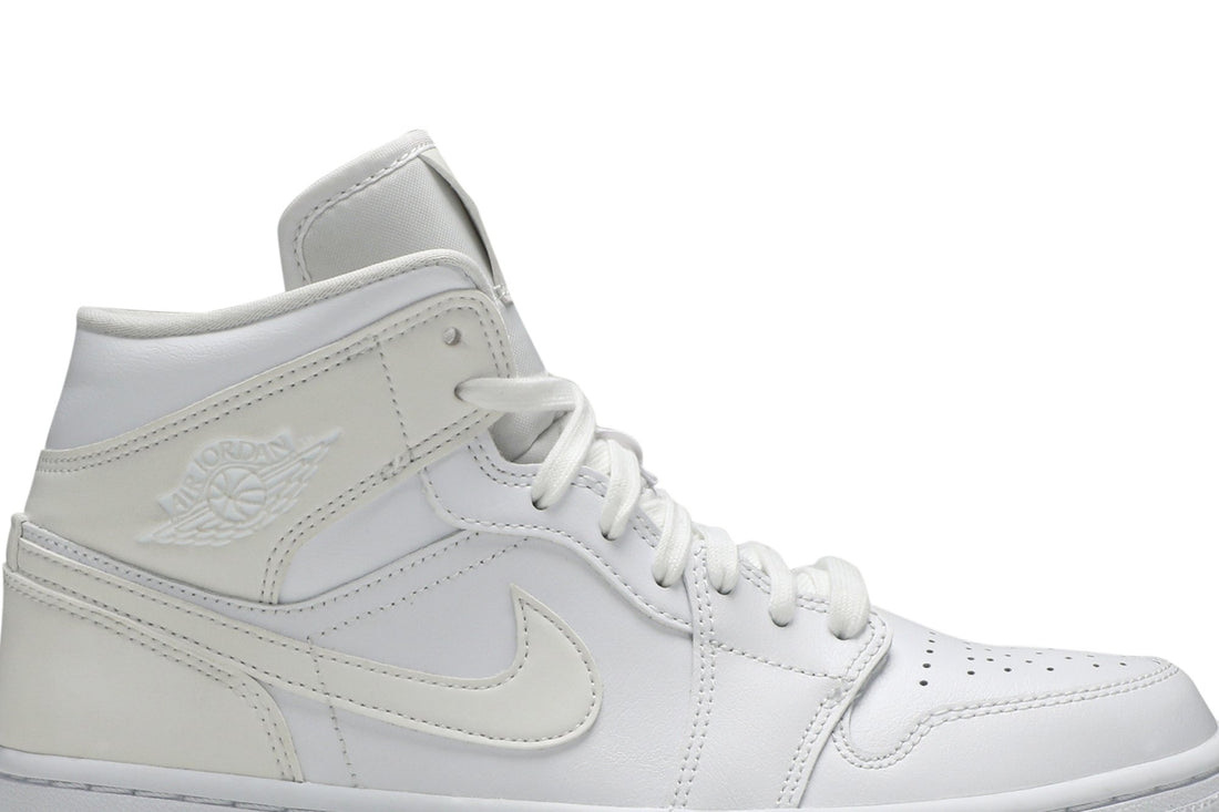 Wmns Air Jordan 1 Mid &