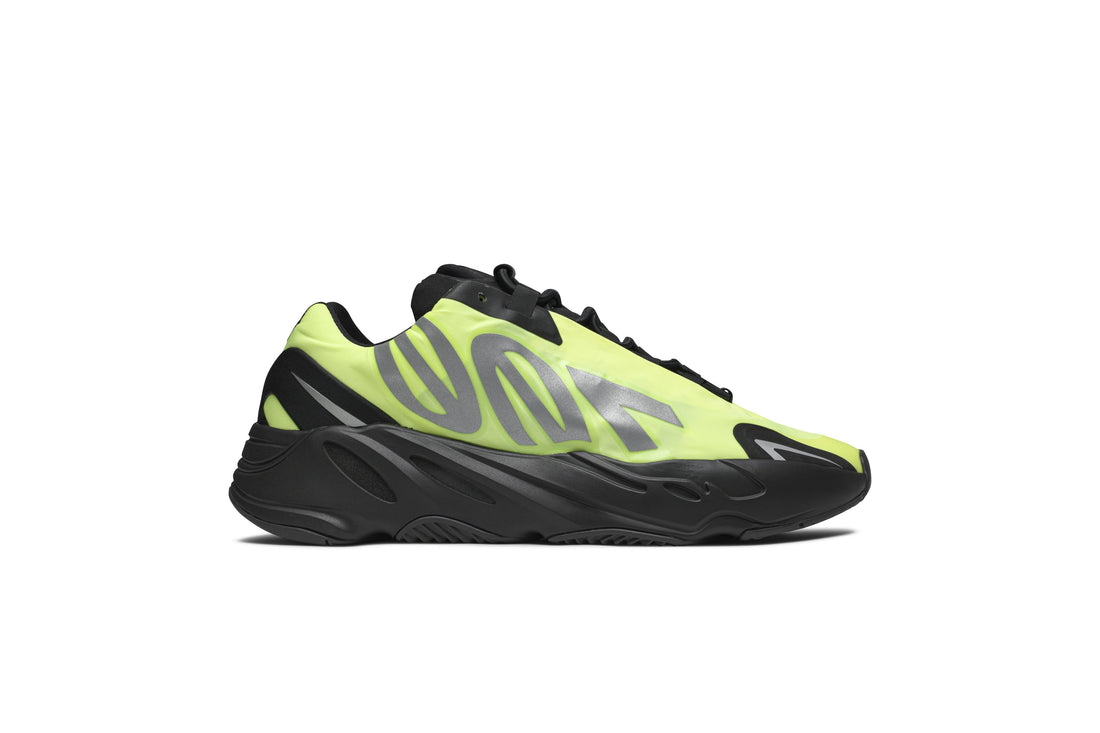 Yeezy Boost 700 MNVN &