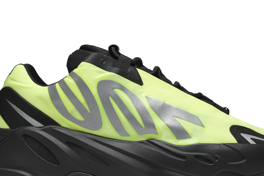 Yeezy Boost 700 MNVN &