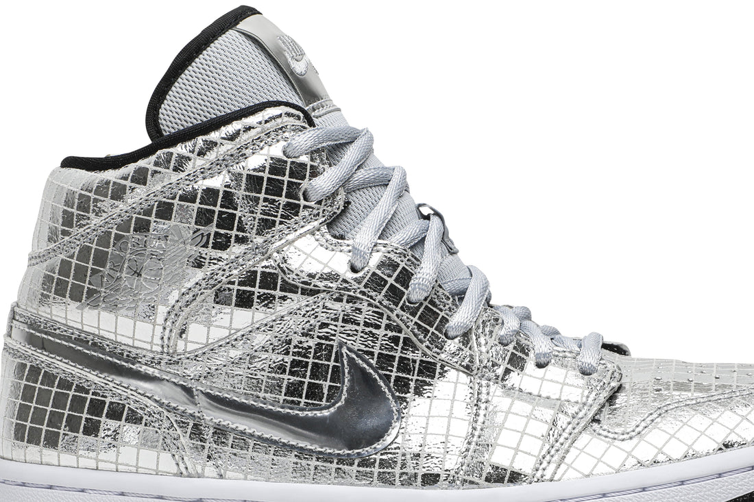 Wmns Air Jordan 1 Mid &