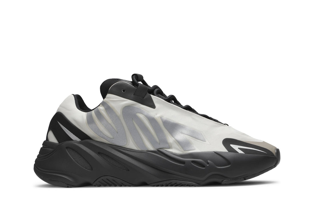 Yeezy Boost 700 MNVN &