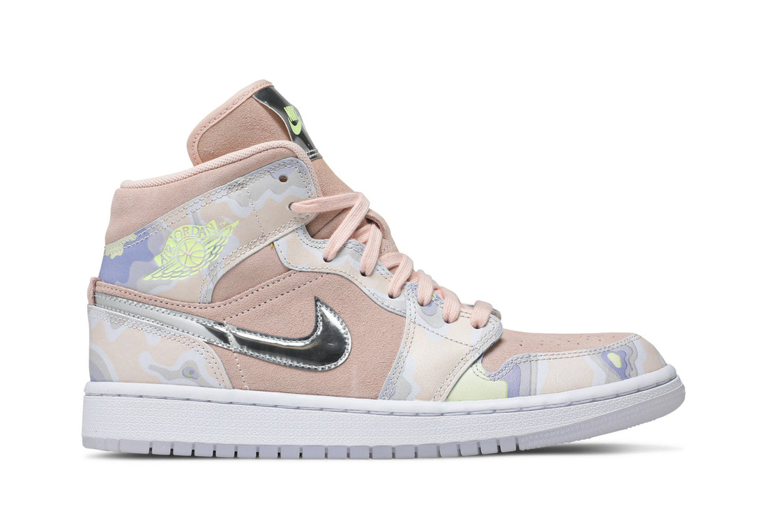 Wmns Air Jordan 1 Mid SE &