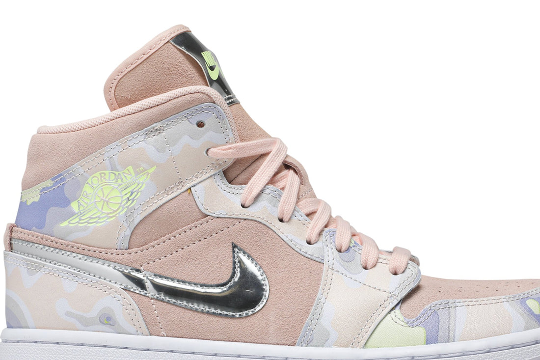 Wmns Air Jordan 1 Mid SE &