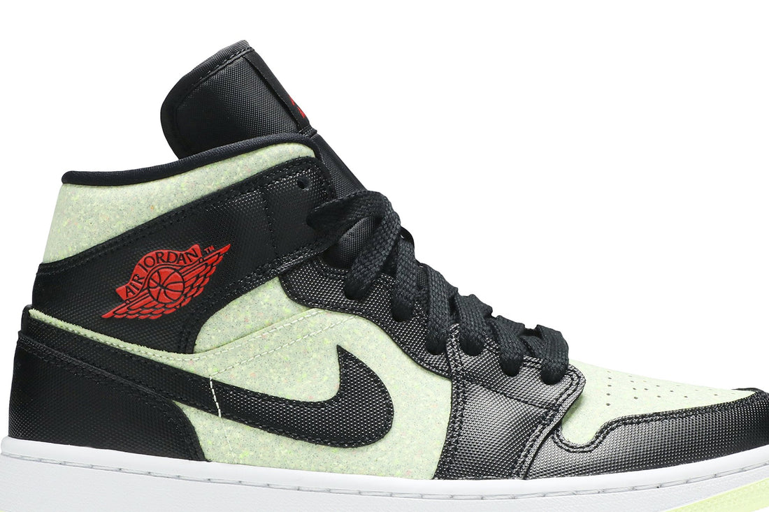 Wmns Air Jordan 1 Mid SE &