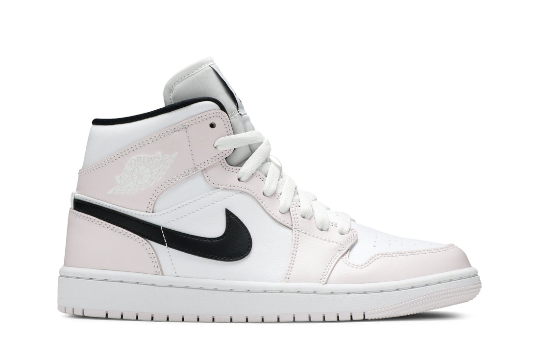 Wmns Air Jordan 1 Mid &