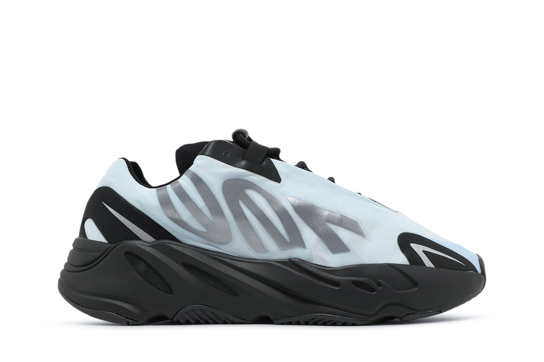 Yeezy Boost 700 MNVN &