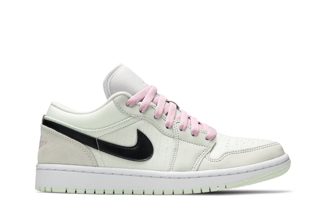 Wmns Air Jordan 1 Low SE &