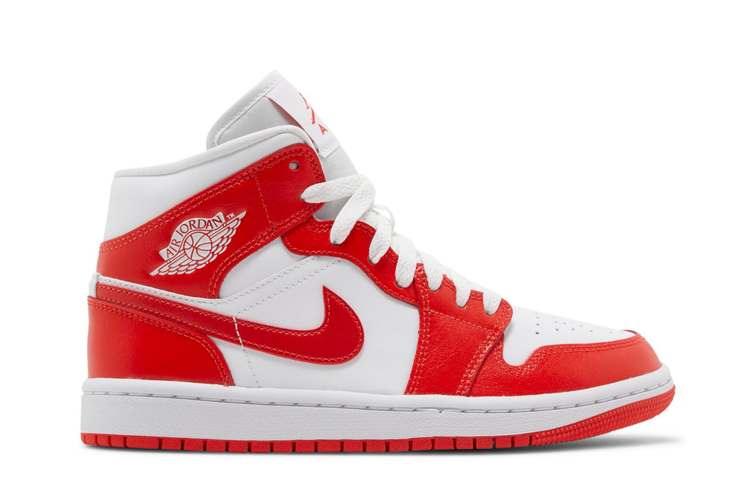 Wmns Air Jordan 1 Mid &