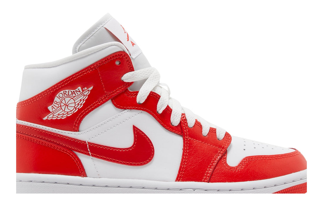 Wmns Air Jordan 1 Mid &