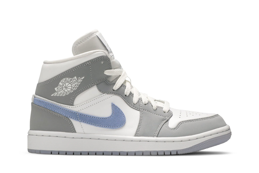 Wmns Air Jordan 1 Mid &