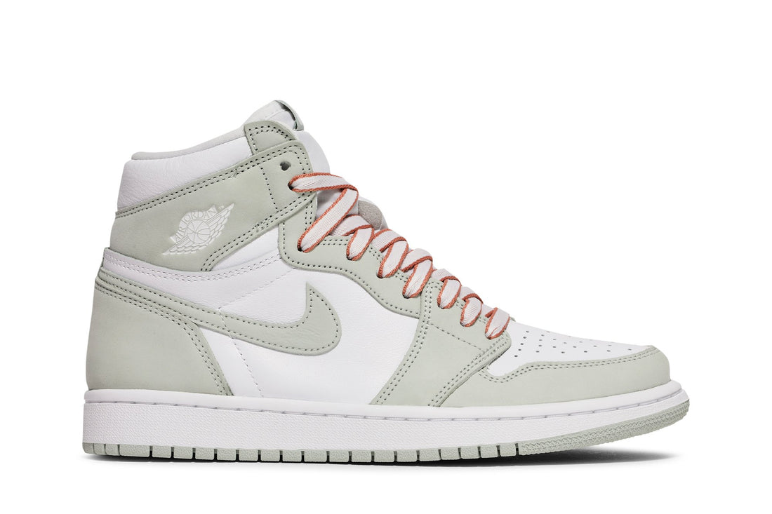 Wmns Air Jordan 1 Retro High OG &