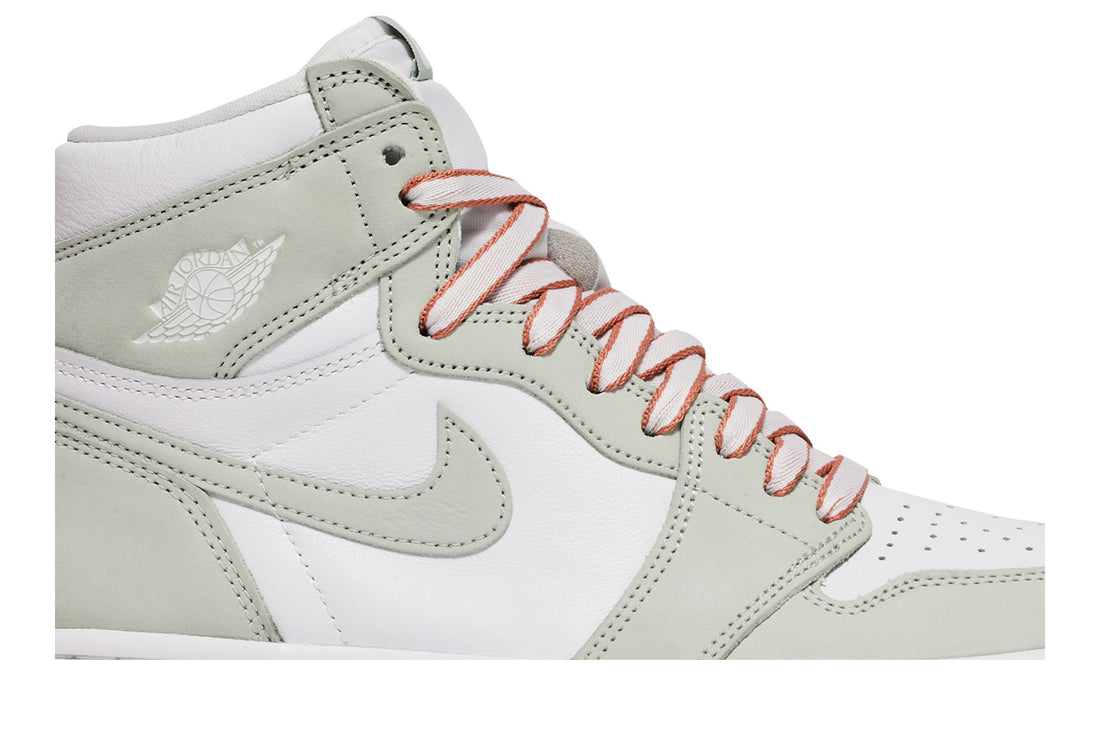 Wmns Air Jordan 1 Retro High OG &