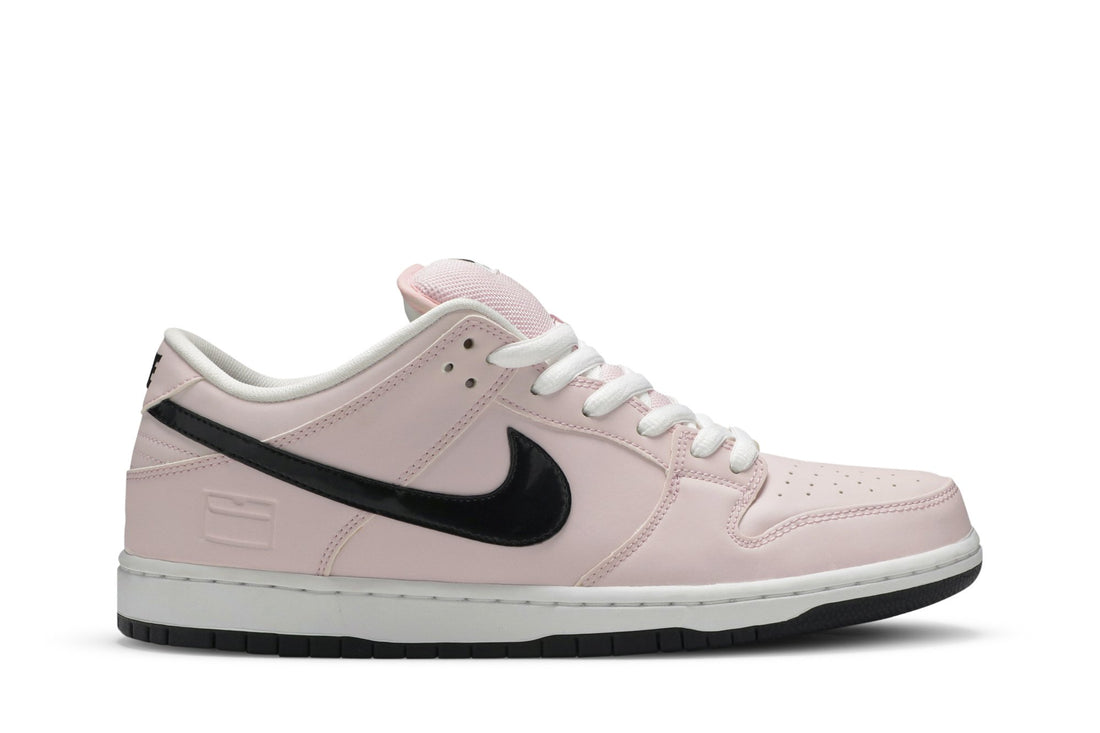 SB Dunk Low &