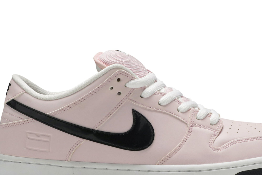 SB Dunk Low &
