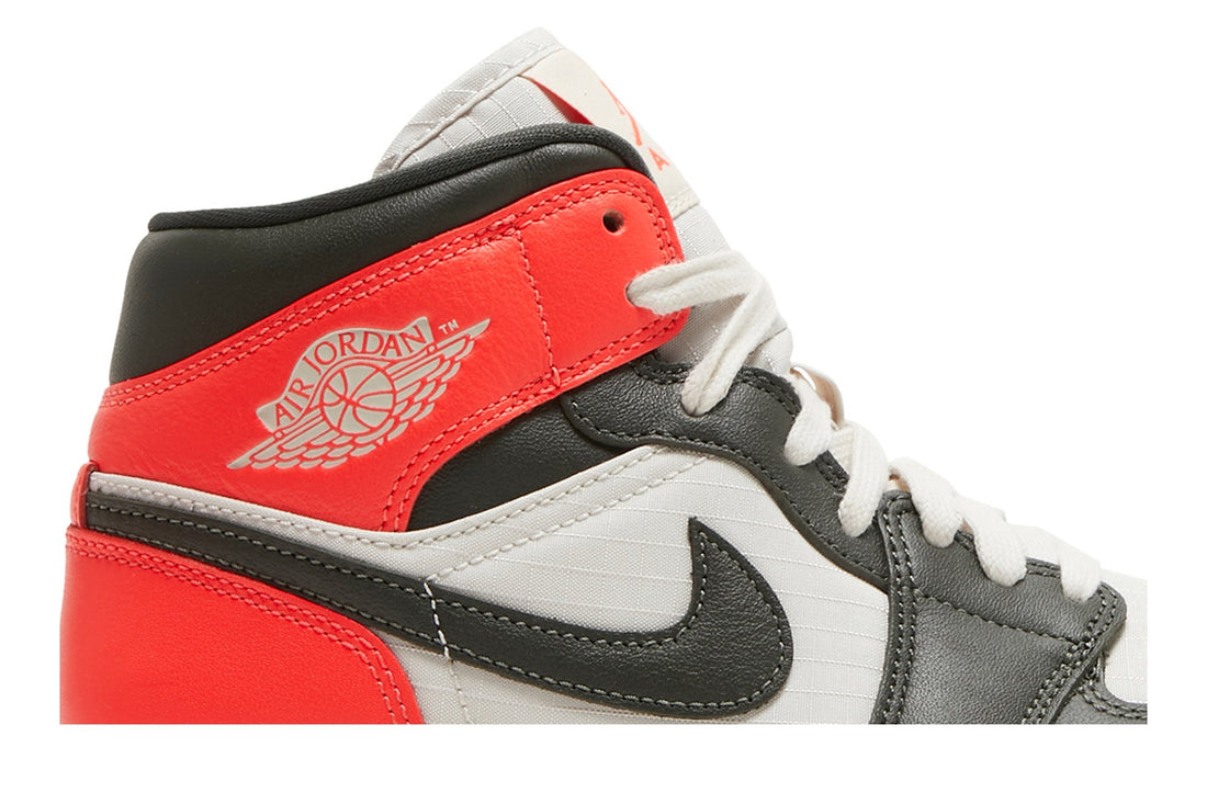 Wmns Air Jordan 1 Mid SE &