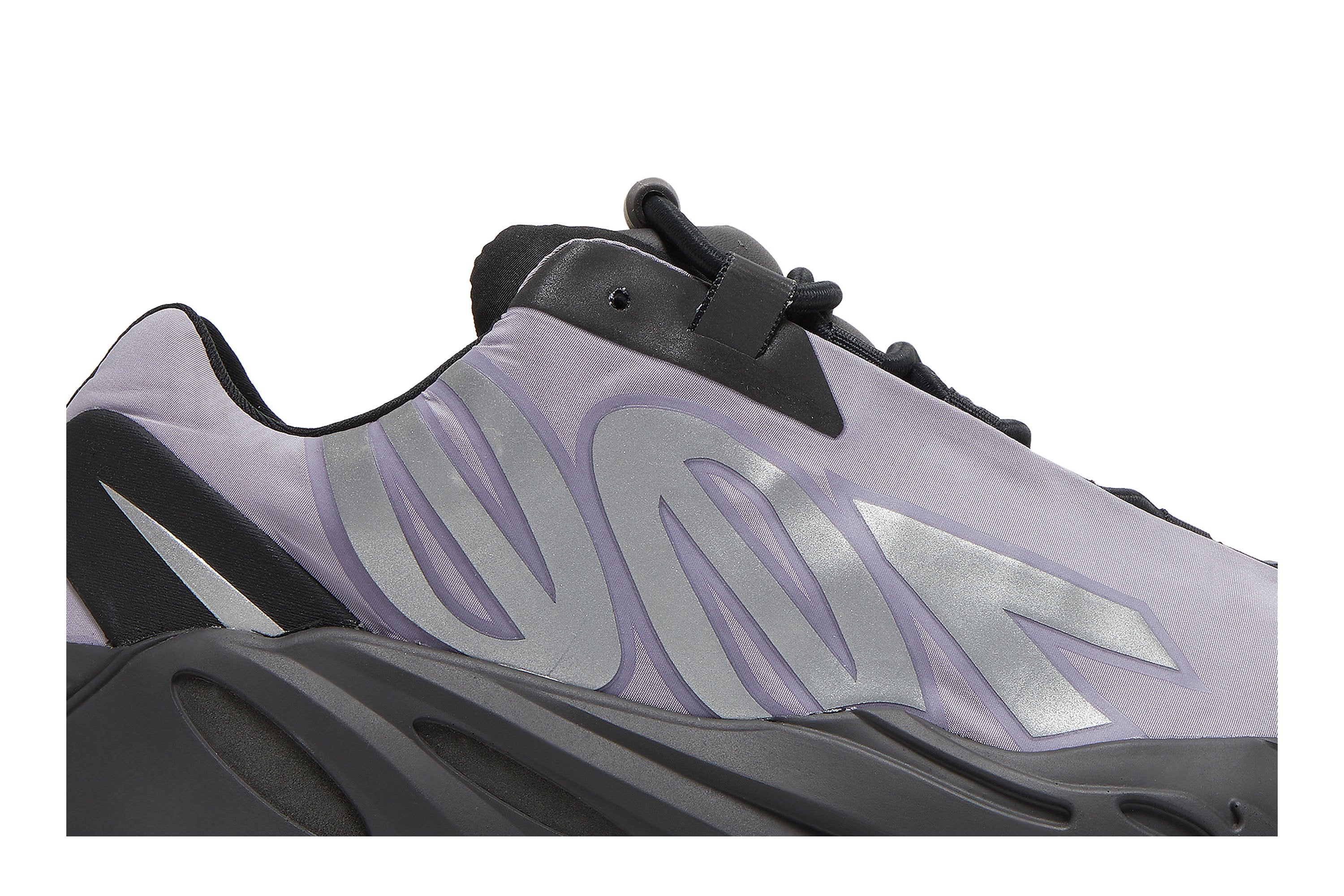 Yeezy Boost 700 MNVN &