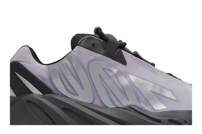 Yeezy Boost 700 MNVN &