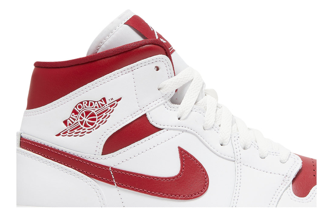 Wmns Air Jordan 1 Mid &