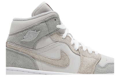Wmns Air Jordan 1 Mid SE &