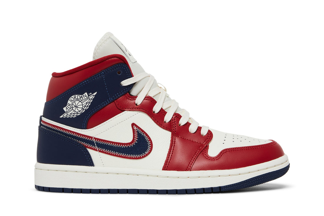 Wmns Air Jordan 1 Mid SE &
