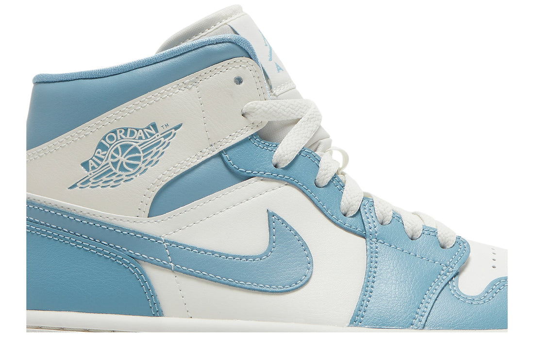 Wmns Air Jordan 1 Mid &