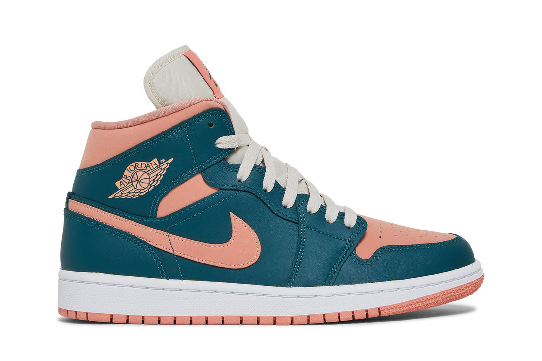 Wmns Air Jordan 1 Mid &