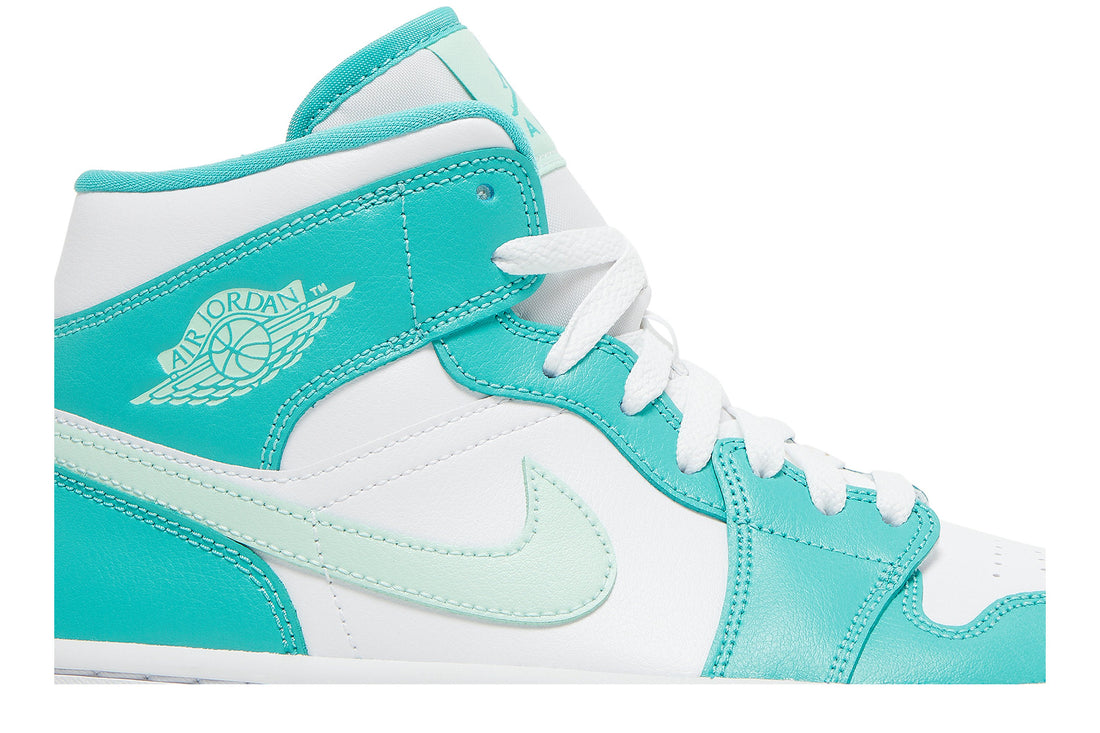 Wmns Air Jordan 1 Mid &