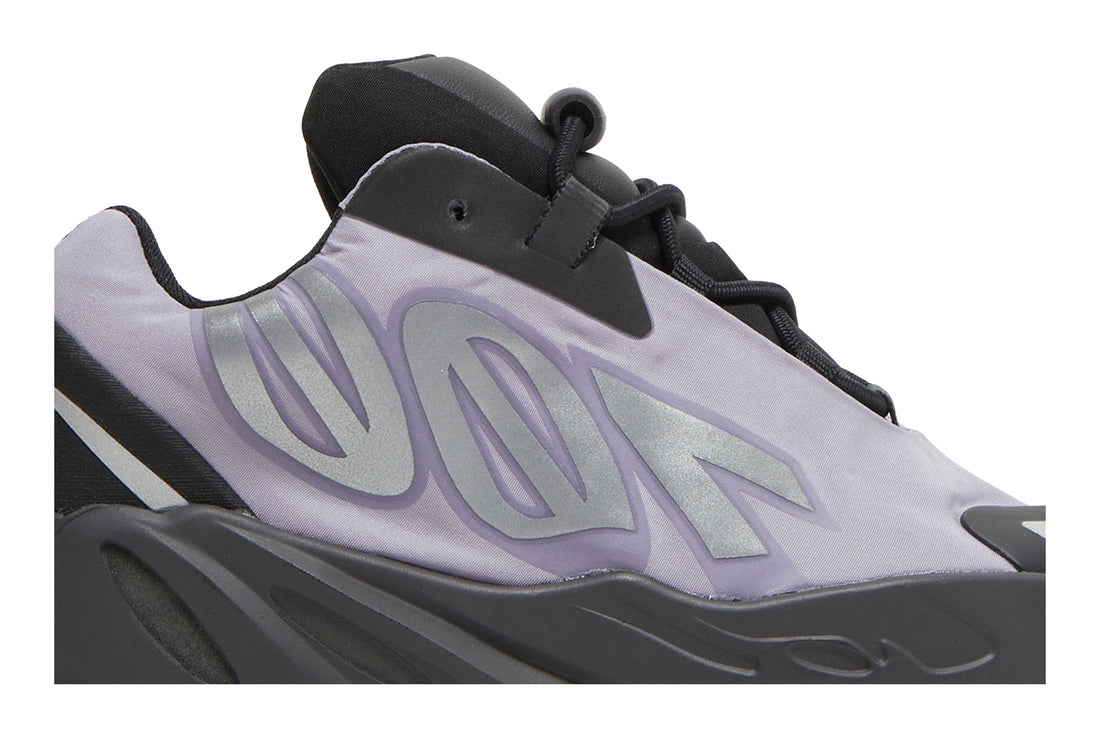 Yeezy Boost 700 MNVN I &