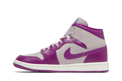 Wmns Air Jordan 1 Mid &