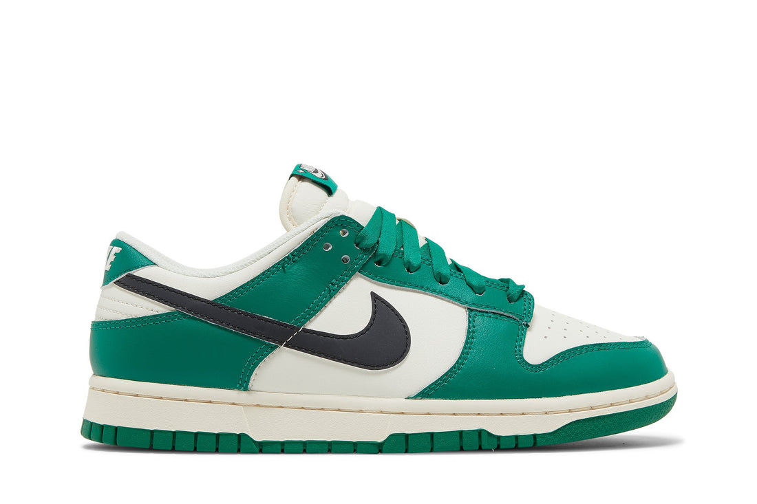 Dunk Low SE &