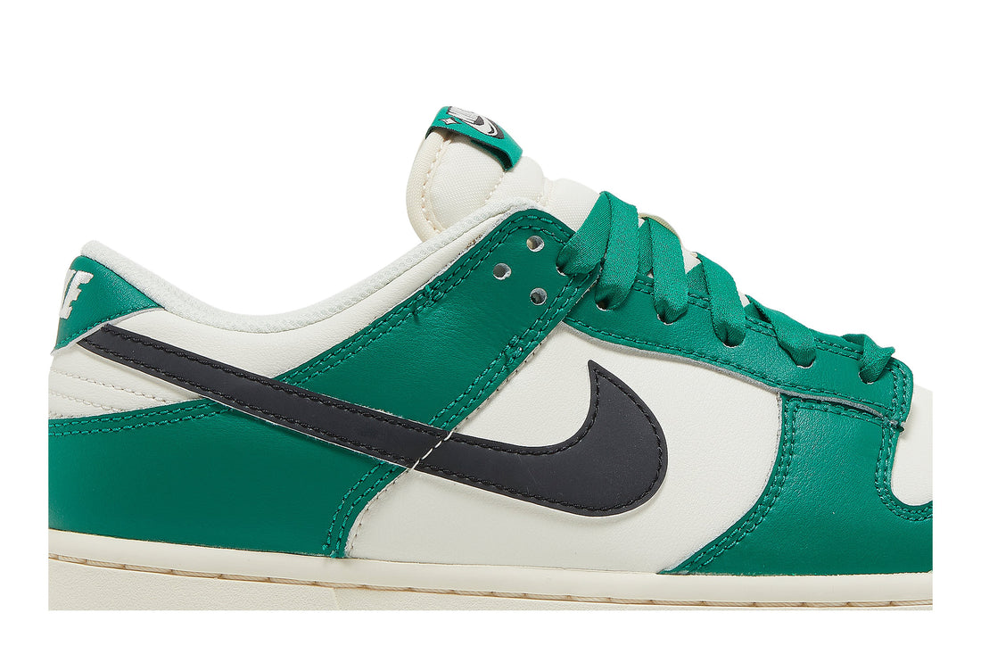 Dunk Low SE &