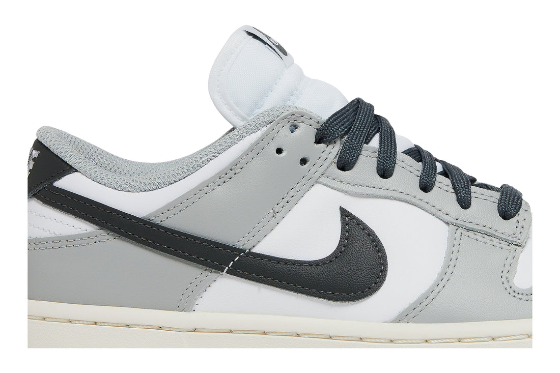 Wmns Dunk Low &