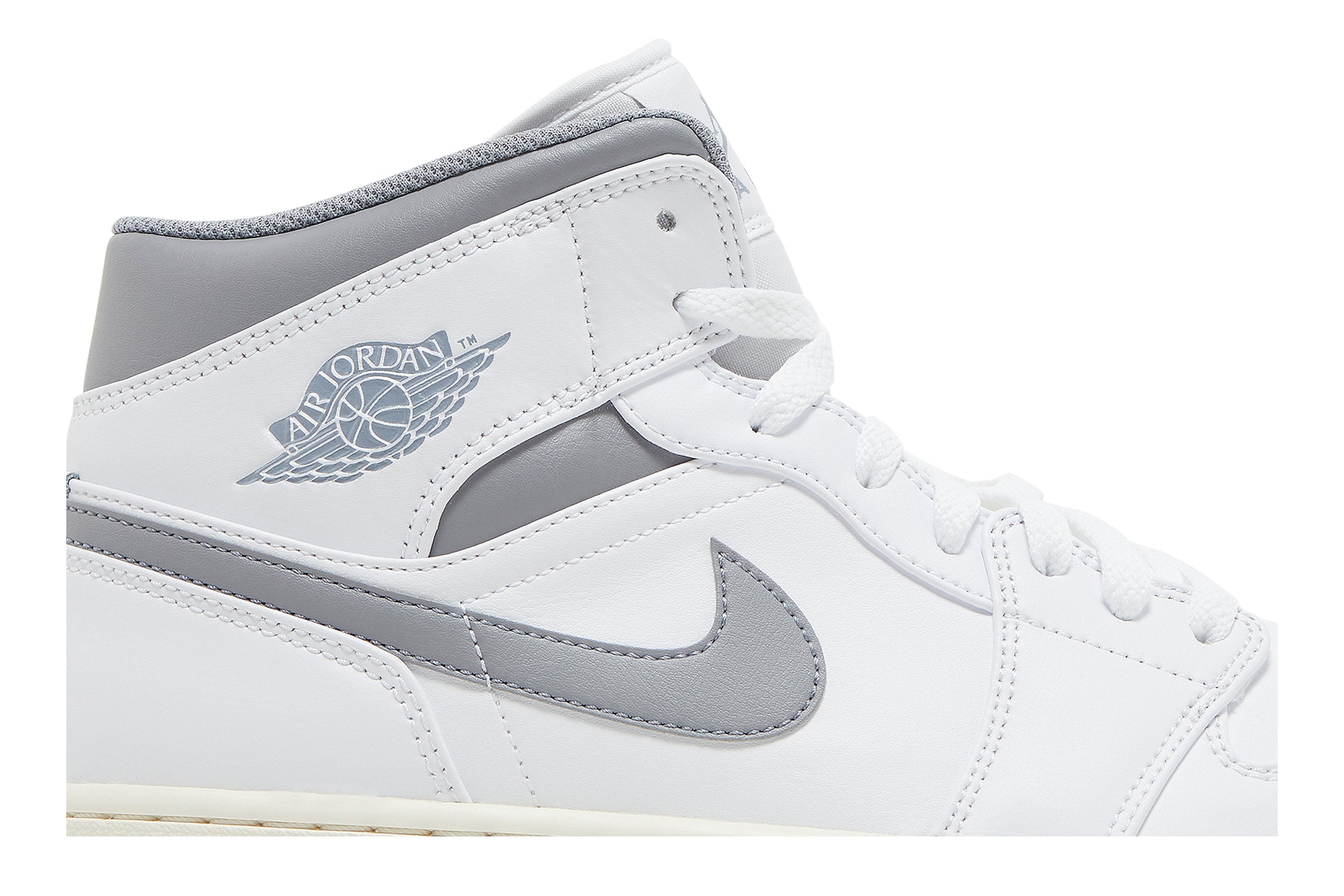 Air Jordan 1 Mid &