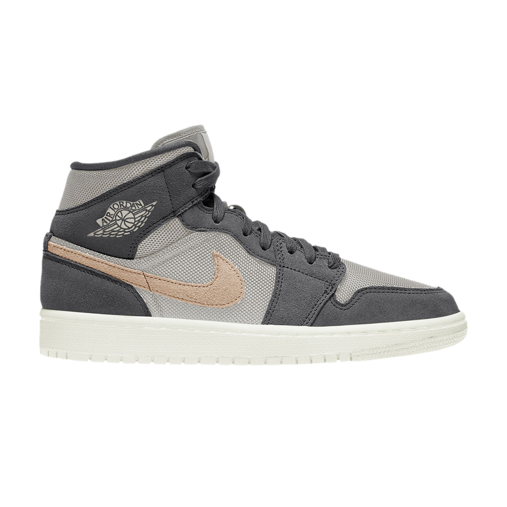 Wmns Air Jordan 1 Mid &